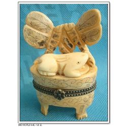 Unusual handcarved ox bone jewelry box of a frog & dragonfly MWF1080