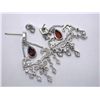 Image 2 : 14k White Gold Earrings with Diamonds and Garnet