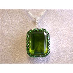 18kw Gold Necklace w/ Diamonds, Tsavorite & Green Glass