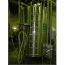 2,200 GALLON STAINLESS STEEL DOME TOP