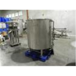 APPROX. 300 GALLON STAINLESS STEEL SINGLE SHELL