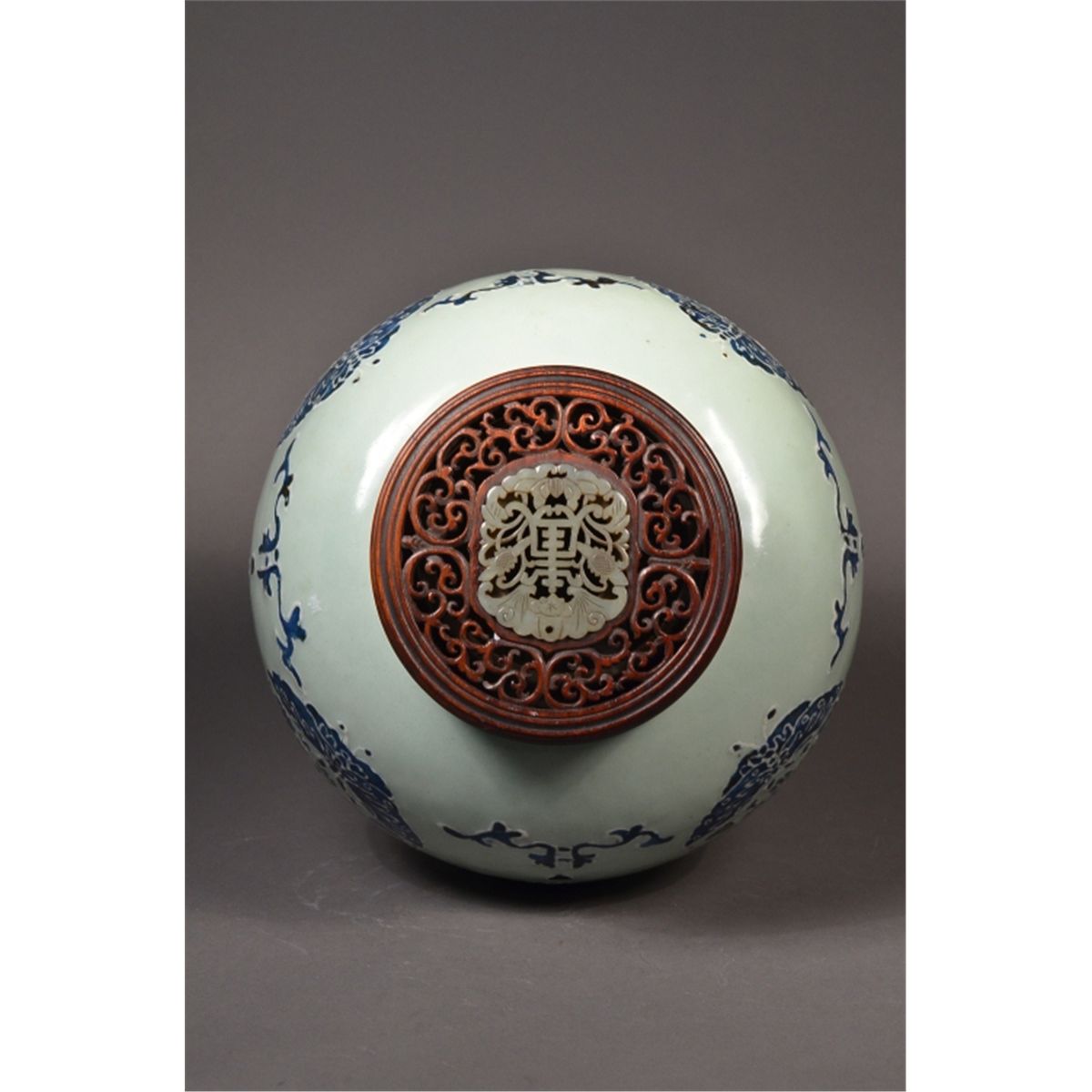 18th C. Chinese Qianlong BW Ginger Jar w/ Jade Lid