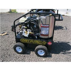 2011 New Unused Easy Kleen Magnum Gold Pressure Washer