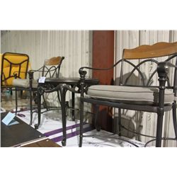 2 PATIO CHAIRS & ROUND TABLE