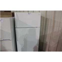 FRIGIDAIRE WHITE FRIDGE/FREEZER