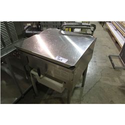 WINSTON BREADING TABLE