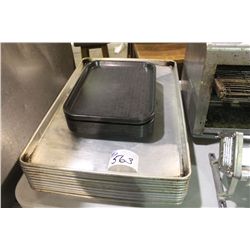 ASSORTED BAKING TRAYS & PLASTIC TRAYS