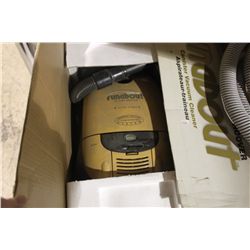 HOOVER VACUUM IN BOX