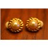 Image 1 : Costume Pearl & Gold Clip-on Earrings