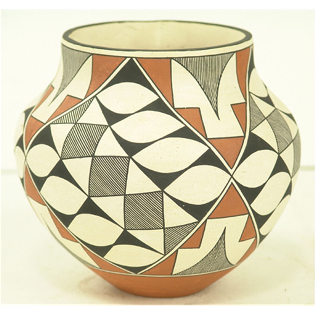 Laguna Pottery Jar - Riley
