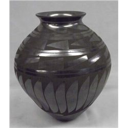 Mata Ortiz Black On Black Pottery - Gris Comancho