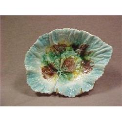 Etruscan majolica begonia leaf tray, 5-1/2"