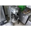 Image 1 : HOBART 30 QT MIXER