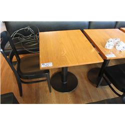 SMALL OAK DINING RESTAURANT TABLE