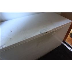 CHEST FREEZER