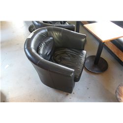 LEATHER LOUNGE CHAIR