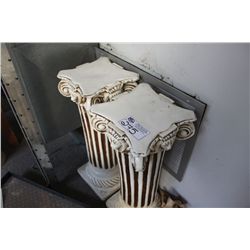 2 PILLARS WITH GLASS