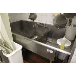 TRIPLE STAINLESS STEEL SINK