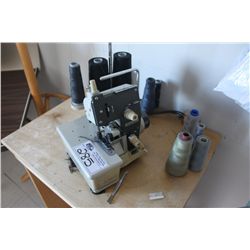 MAMMYLOCK SERGER WITH TABLE