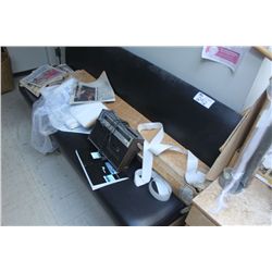 BENCH SEAT AND MIRROR