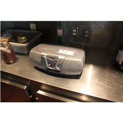 RADIO AND ASSORTED SPICES