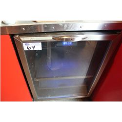 UNDER COUNTER GLASS DOOR COOLER