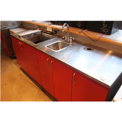 COUNTER WITH SINK
