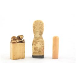 Bag of 3 Chinese ivory seals