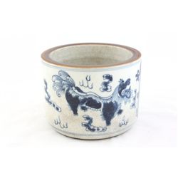 Blue & white Guanyao brushpot Bitong