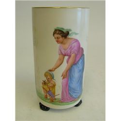 Porcelain vase with 3 feet