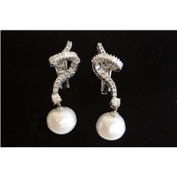 18kt gold, diamond & pearl earrings