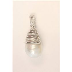 14kt white gold South Sea pearl pendant