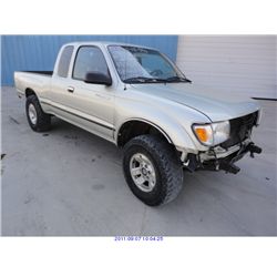 2000 - TOYOTA TACOMA