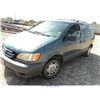 Image 2 : 2002 - TOYOTA SIENNA