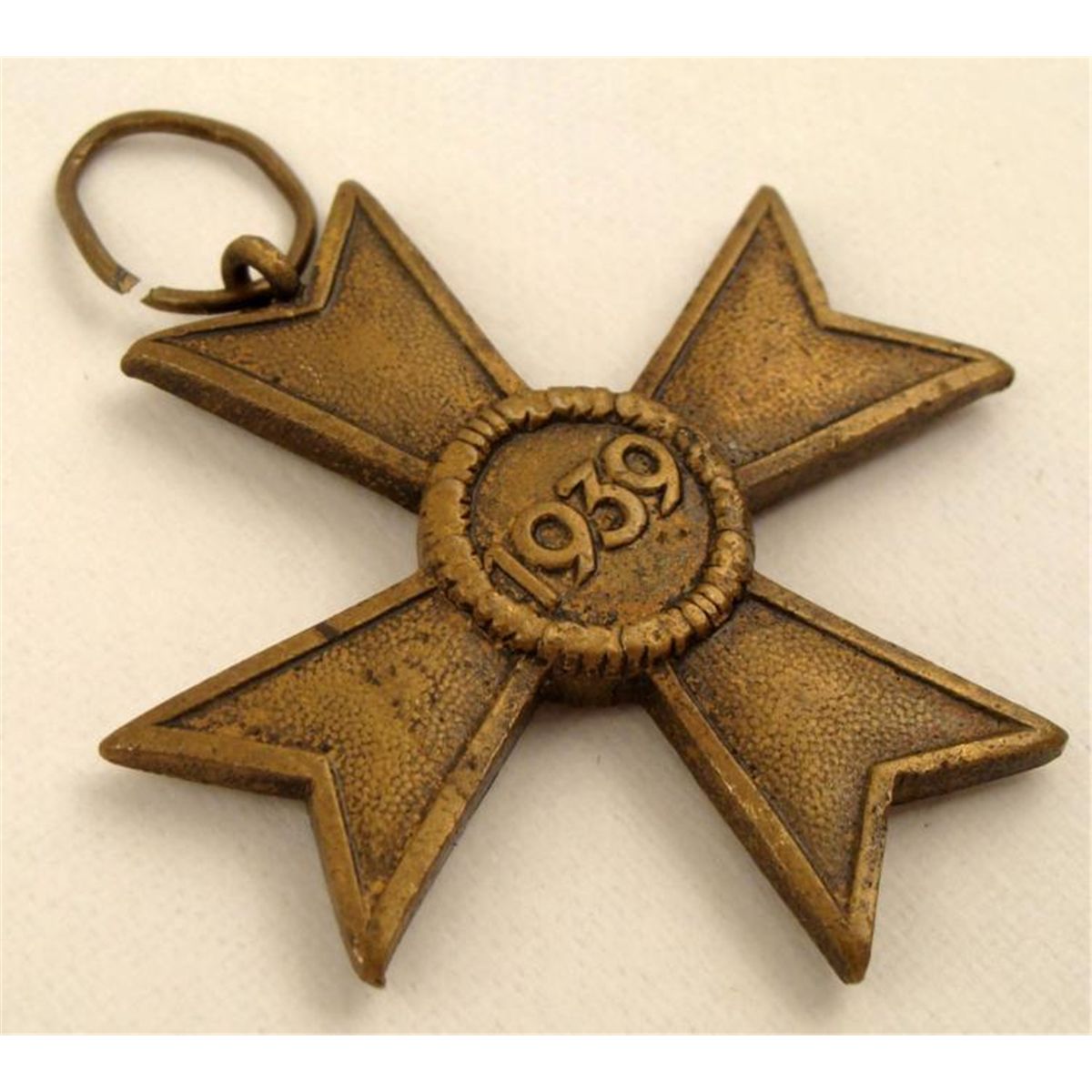 BRONZE NAZI WAR MERIT CROSS 1939 SWASTIKA ON MALTESE