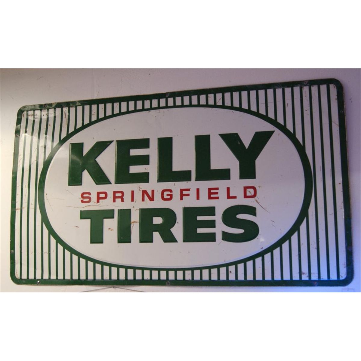 Kelly tire sign