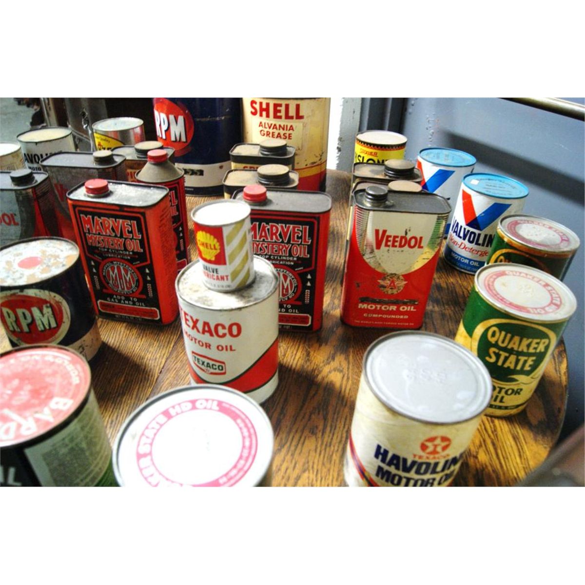 Collection of approx 33 vintage oil cans