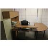 Image 9 : REMAINING CONTENTS OF OFFICES INC. DESKS, CHAIRS,