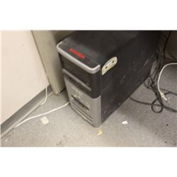 COMPUTER WITH FLAT PANEL MONITOR