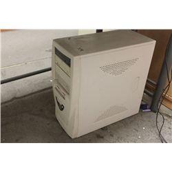 COMPUTER WITH FLAT PANEL MONITOR