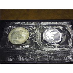 1972 IKE SILVER DOLLAR (UNC) (BLUE PACK)