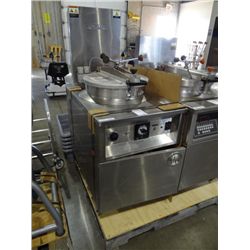 FRY KING MOD: FKM PRESSURE FRYER