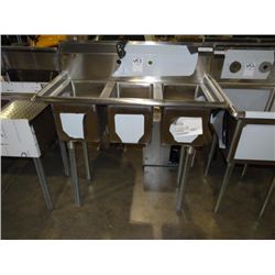 NEW 3C10X14-0X 39" S/S 3 COMP SINK