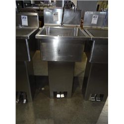 WINHOLT S/S FOOT PEDAL SINK