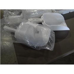 NEW PLASTIC ICE SCOOPS (X2)