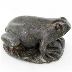 670ct Handcarved Zimbabwe Serpentine Frog (MIN-000067)