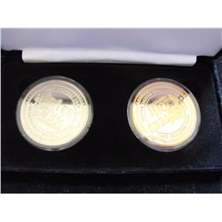 HOOTERS20TH ANNIVERSARY MEDALS TOKENS IN CASE