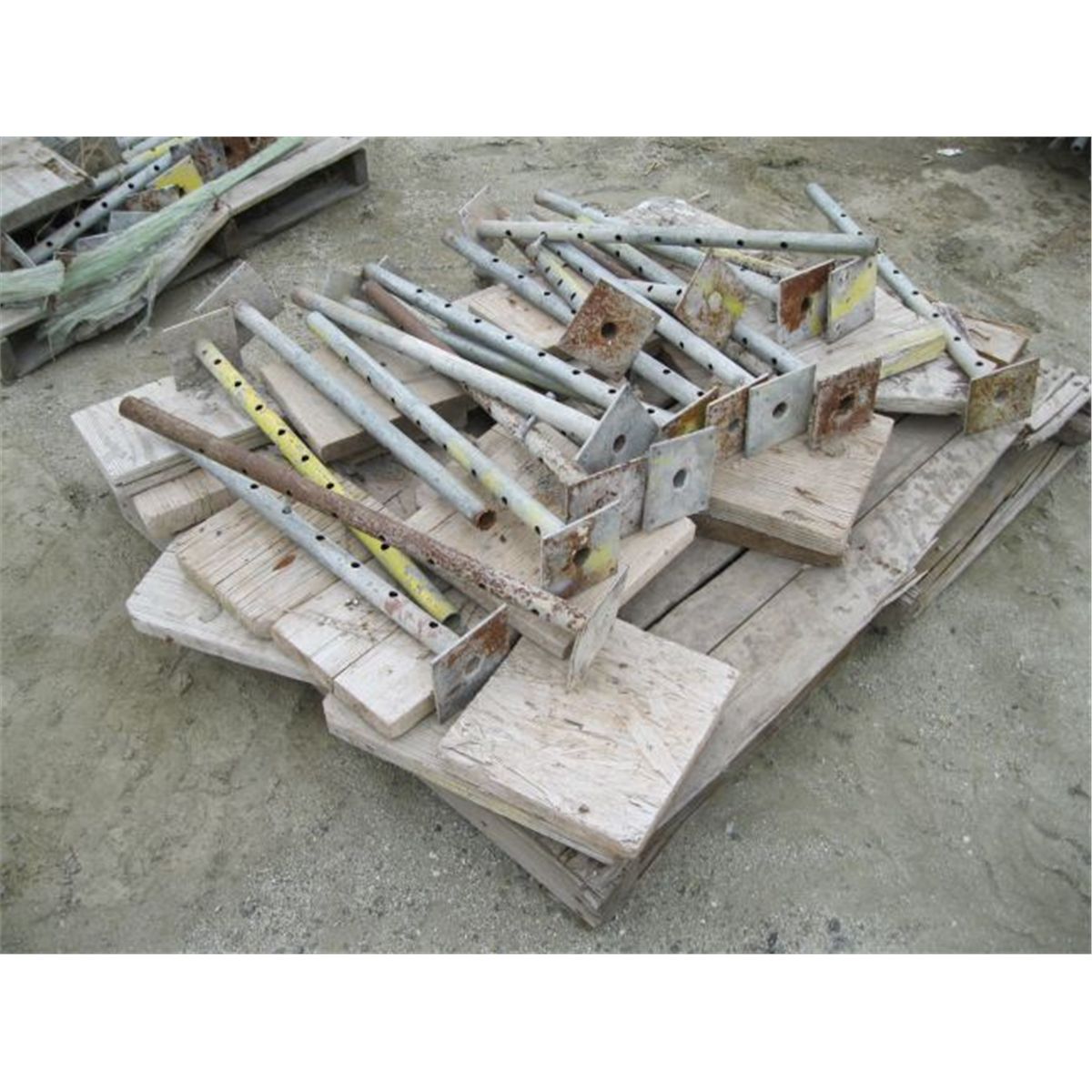 Scaffolding Leg Supports