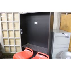 6FT WALNUT BOOKSHELF