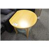Image 1 : MAPLE END TABLE